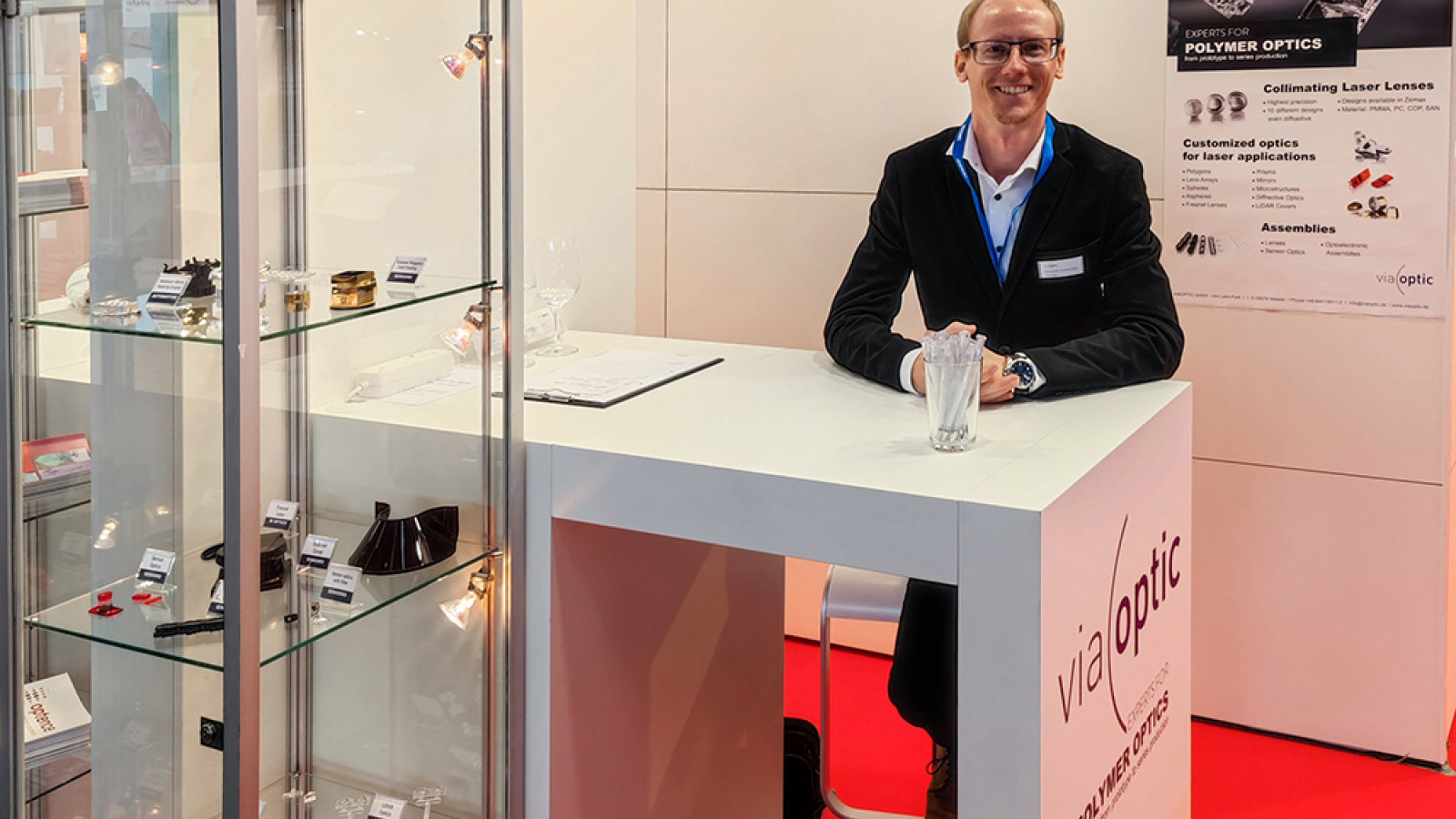 Viaoptic als Aussteller auf der Laser Messe in München. World of Photonics, Kunststoffoptiken, Sensoroptiken.